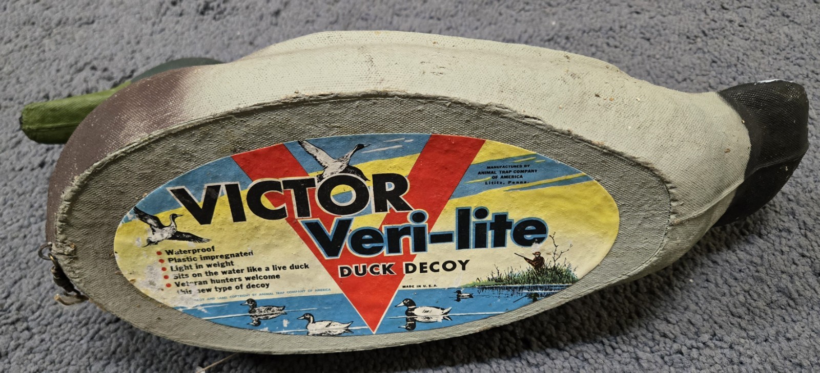 Victor Veri-Lite Paper Mache Duck Decoy Mallard Drake Rare Paper Label Minty