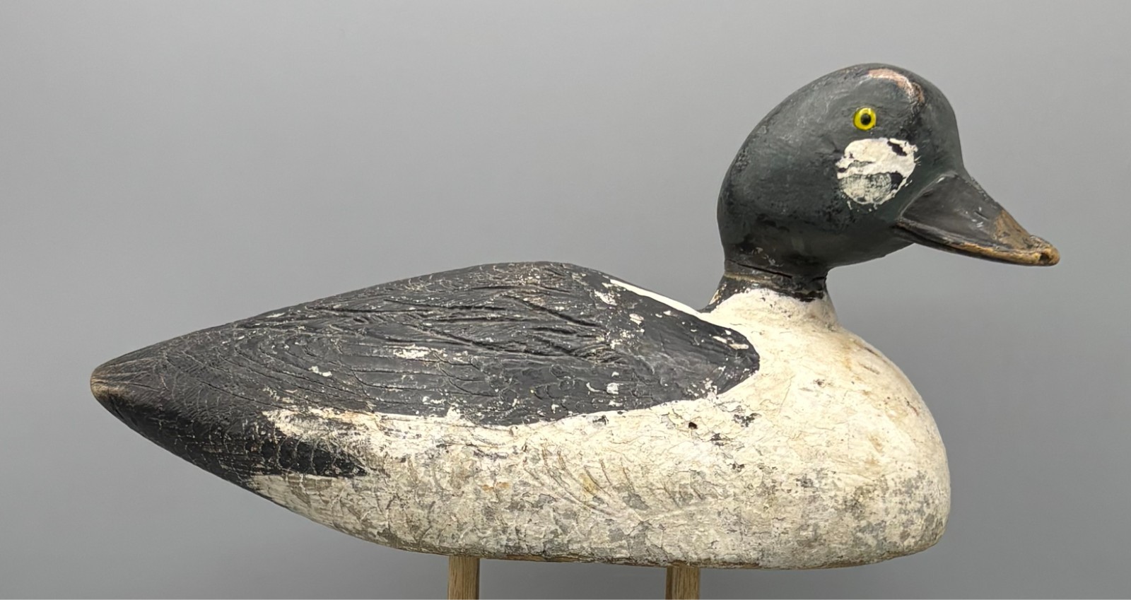 ANTIQUE DUCK DECOY CA 1930-1940s QUEBEC GOLDENEYE DRAKE *SCALE CRVNG SIDES/TAIL*
