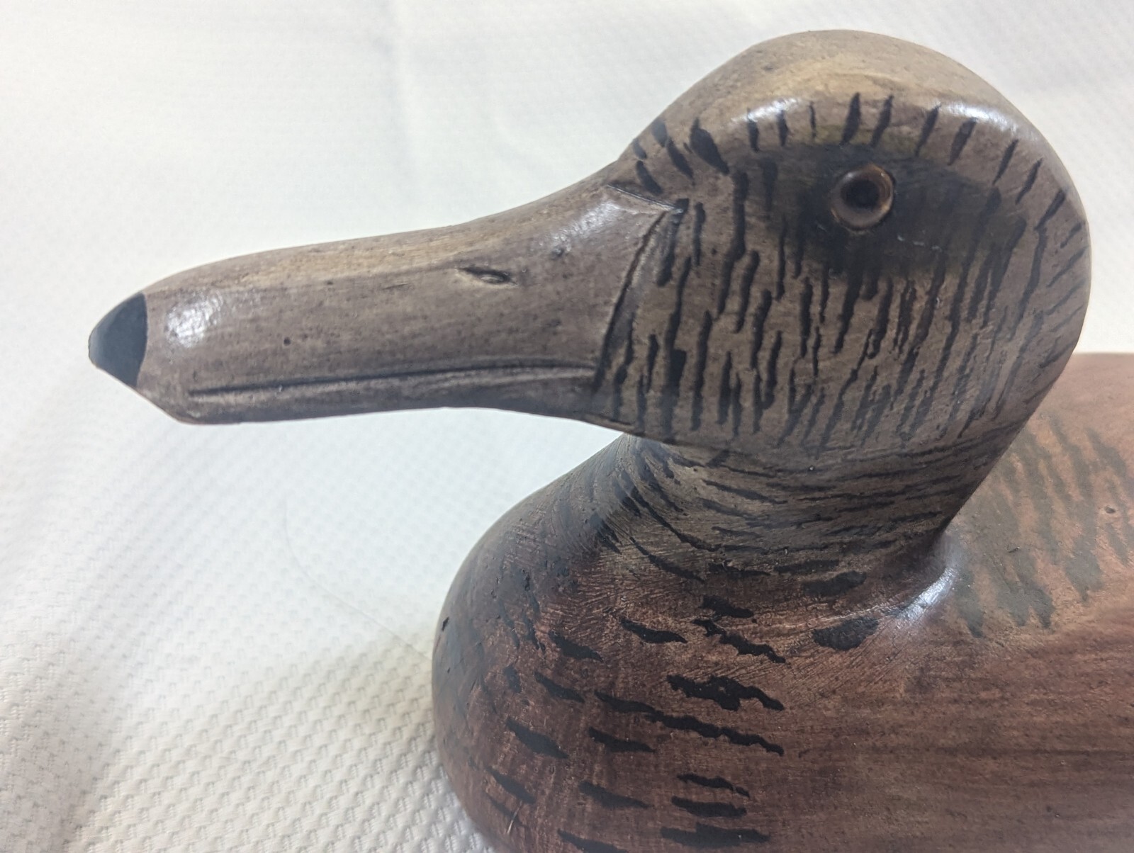 Hand carved hand painted wooden duck decoy 10 1/2″ glass eye amazing detail
