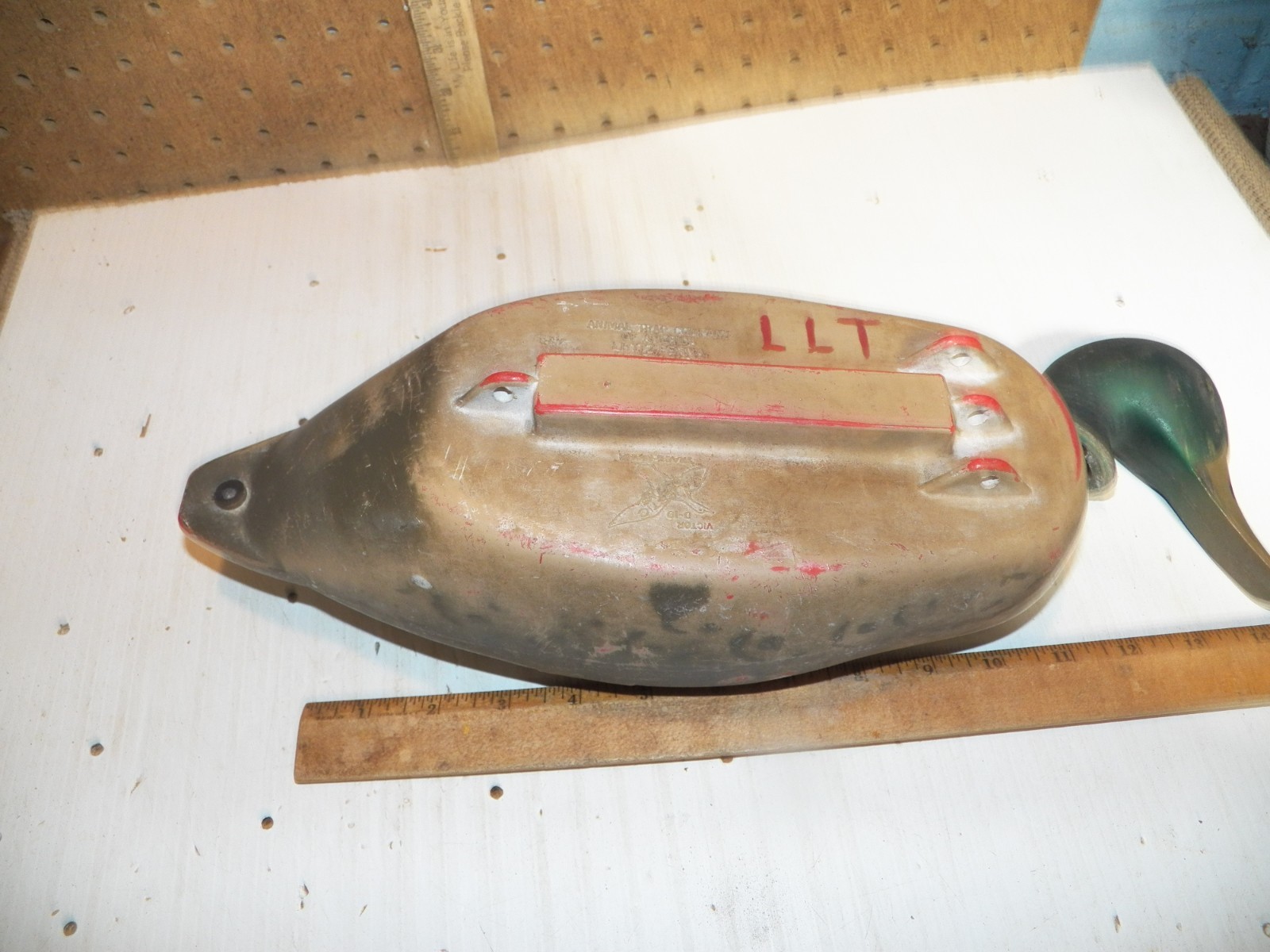 Vintage ANIMAL TRAP COMPANY Victor D-10 Mallard Duck Decoy