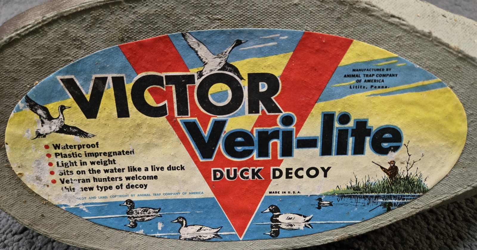 Victor Veri-Lite Paper Mache Duck Decoy Mallard Drake Rare Paper Label Minty
