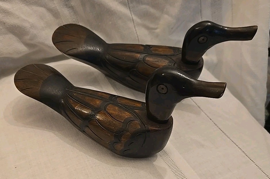 Vintage MCM Wooden Duck Pair Hand Carved Solid Wood Brown 10.5″ Estate Excelent