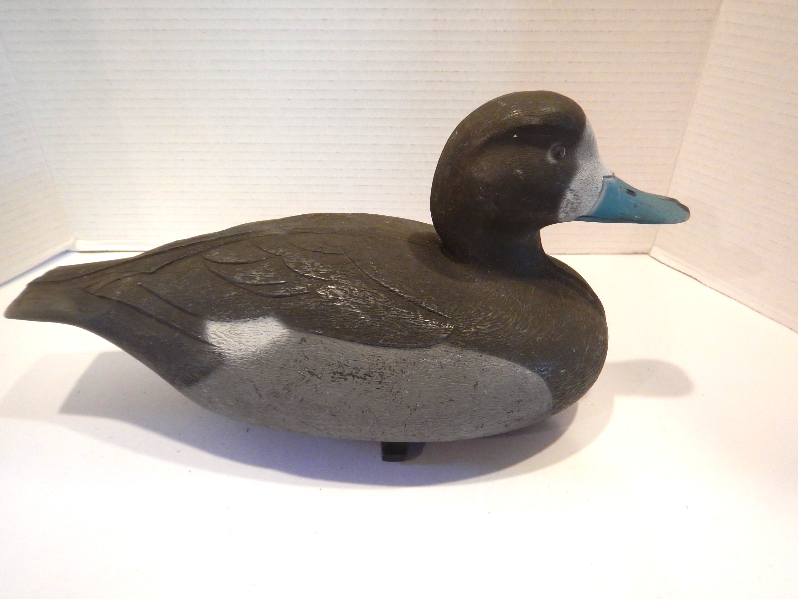 Vtg 1967 Victor Bluebill Duck Decoy Woodstream USA (L12)