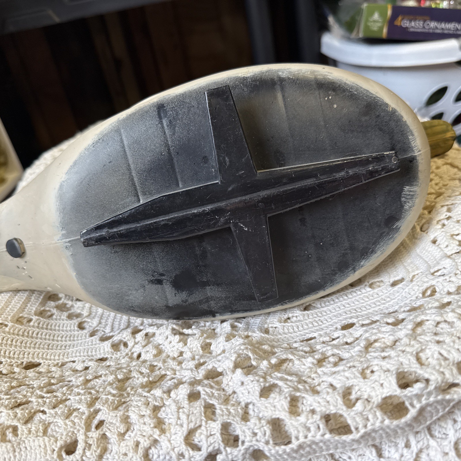 vintage unpainted 1967 Victor D-9-R plastic duck decoy