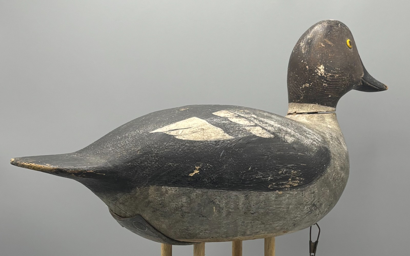 JULIUS MITTLESTEADT (1888-1957),BUFFALO, NY GOLDENEYE HEN ANTIQUE DECOY *ORG PNT