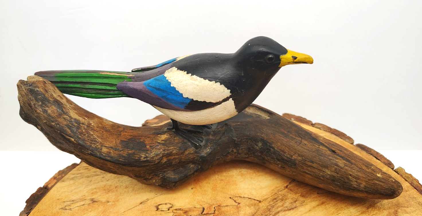 Vintage Hand-Carved Painted Wooden Magpie Bird Decoy Sculpture Binninger 5 x 11″