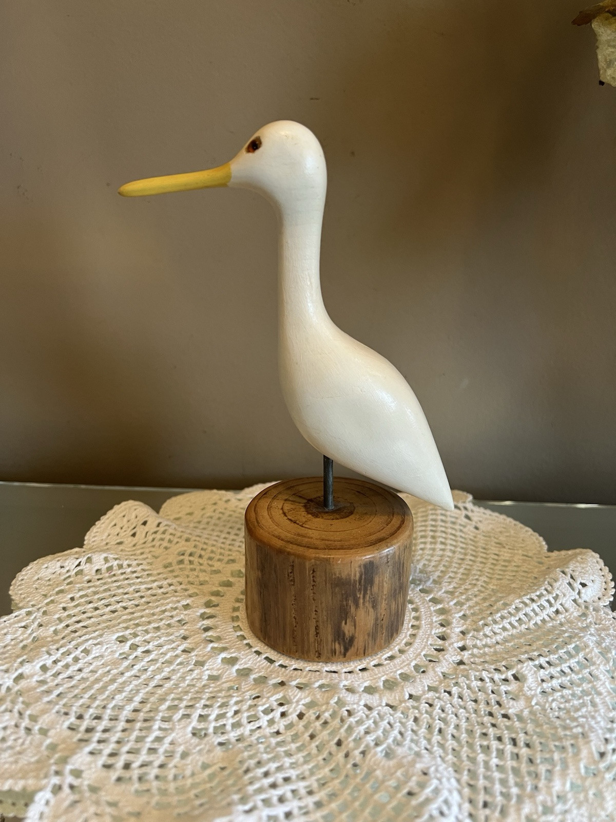 Hand Carved White Shore Bird Decoy Glass Eyes 7 1/2” Tall Artist Signed MVM ‘93
