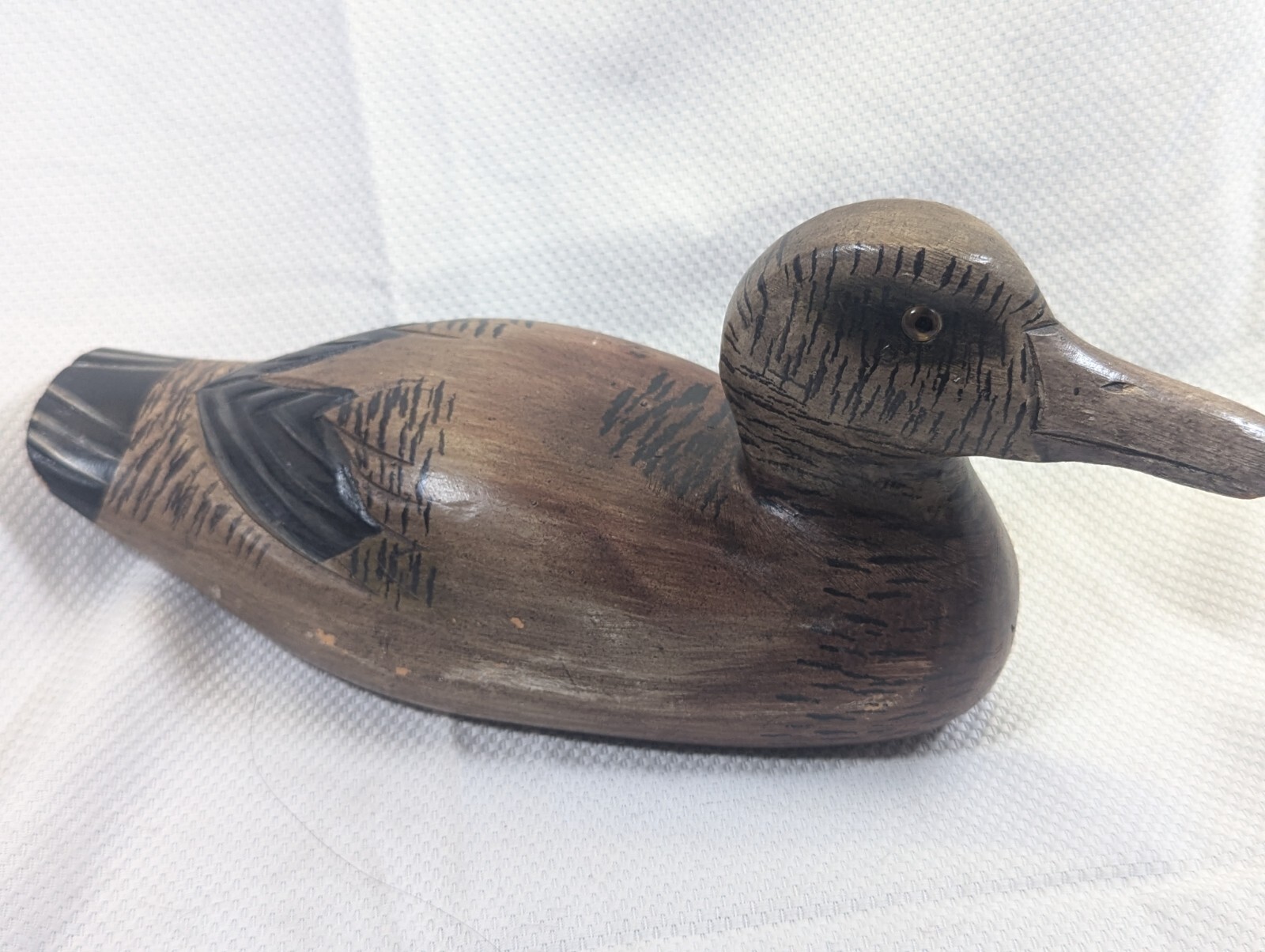 Hand carved hand painted wooden duck decoy 10 1/2″ glass eye amazing detail