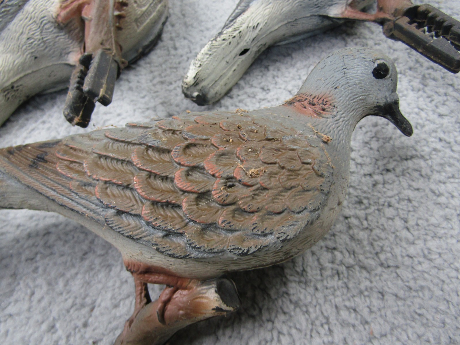 5 Vtg Tortora Plastic Dove Decoys Clip on Hang Sport Plast Made In Italy Hunting