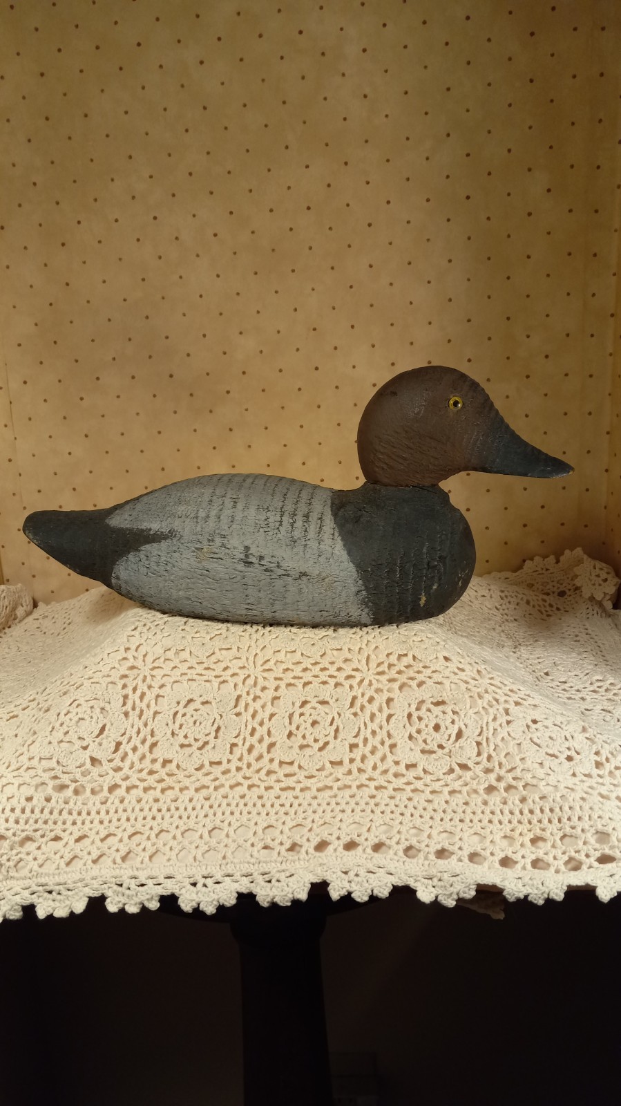 VINTAGE/ANTIQUE Animal Trap Co VICTOR Canvas Back Duck Decoy Wood Glass Eyes