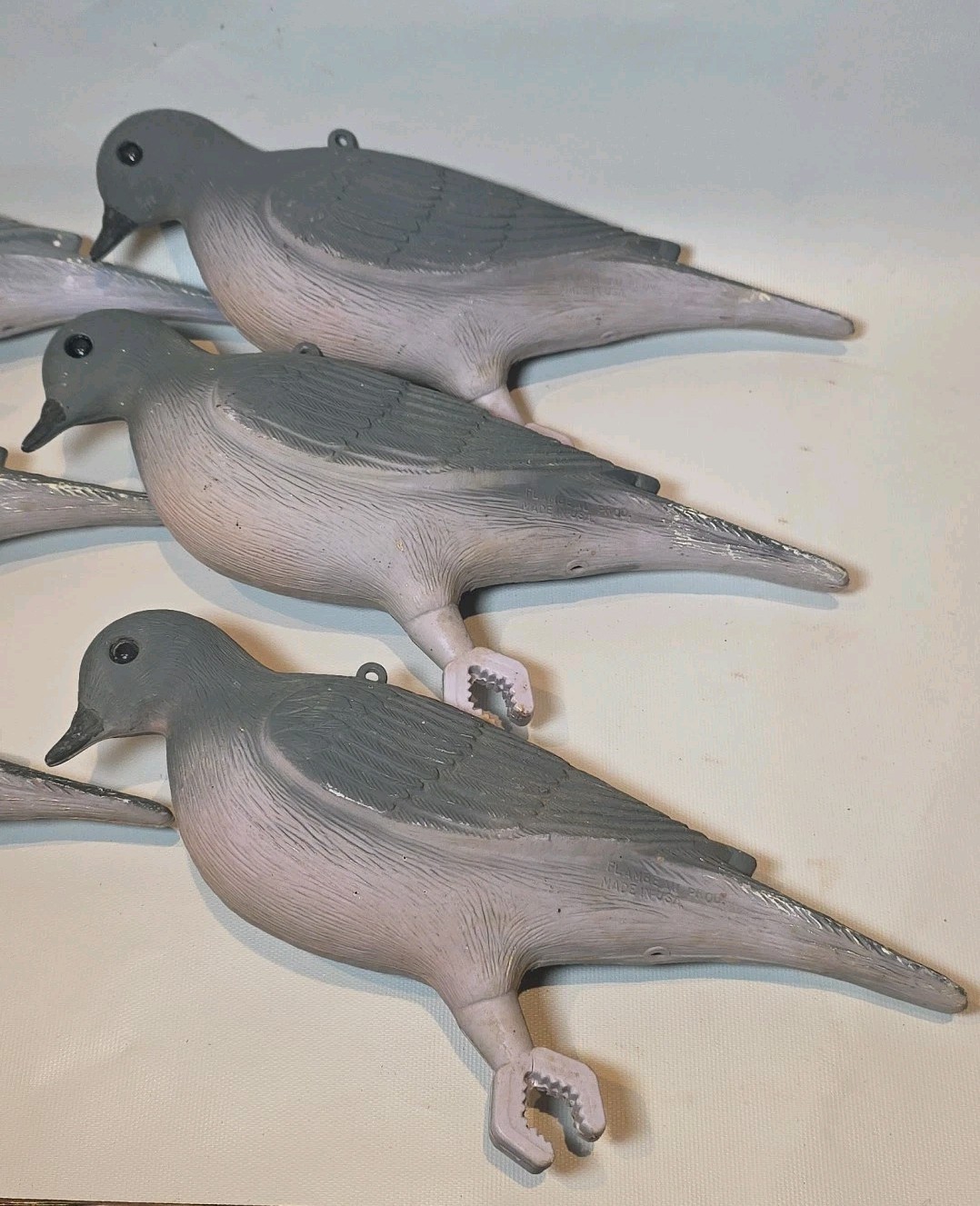 QTY 6 Vintage Plastic Hunting Pigeon Bird Decoy Clip-On Flambeau Made USA LOT