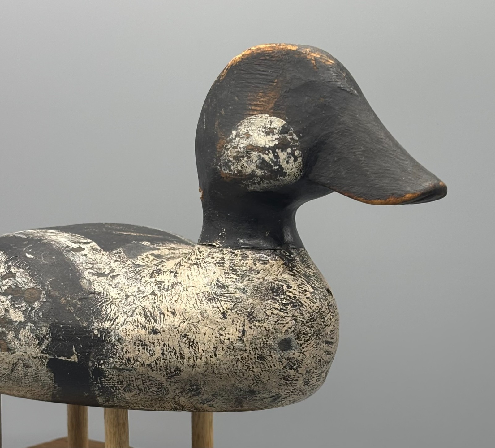 **EARLY** GOLDENEYE DRAKE ANTIQUE WOODEN DUCK DECOY W/SERIFIED “E” & ERLY PNT