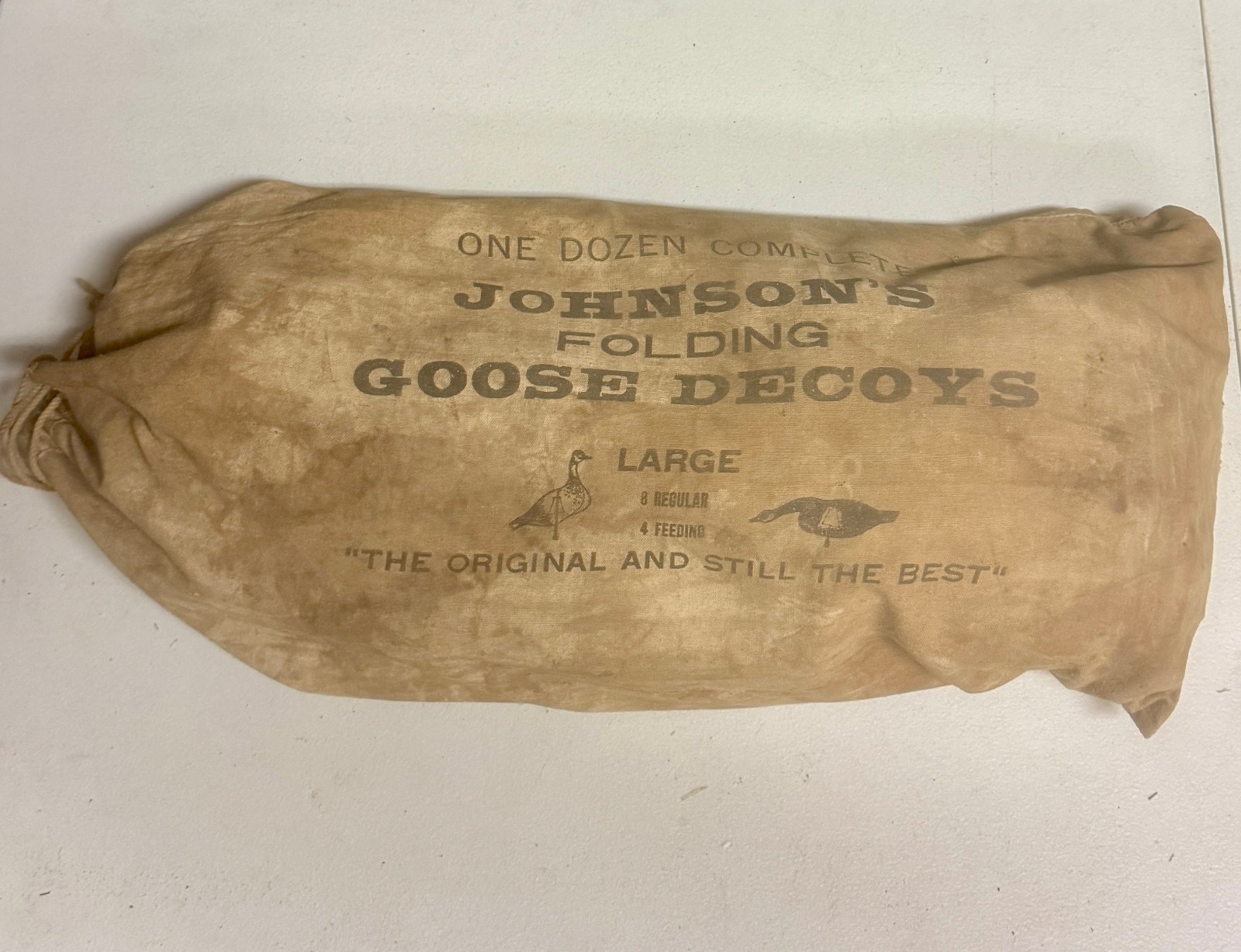 12 Vintage Johnson’s Folding Goose Decoys w/Metal Stakes Original Bag Complete