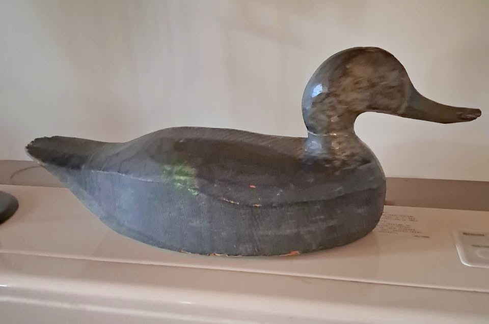 Antique Primitive Hand-Carved Black Duck Decoy (Circa 1920s-1940s) – Working Rig