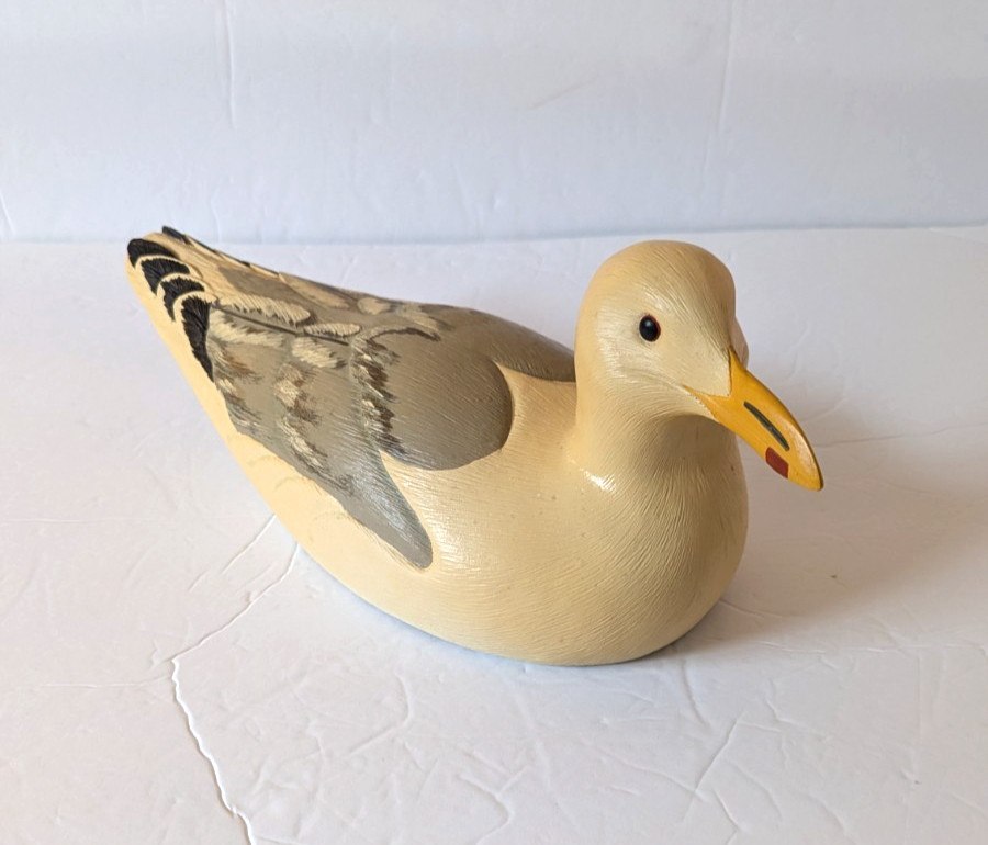 VTG. Solid wood, handmade Wild Fowler Seagull Confidence Decoy 1983/14″ L, 5″ T