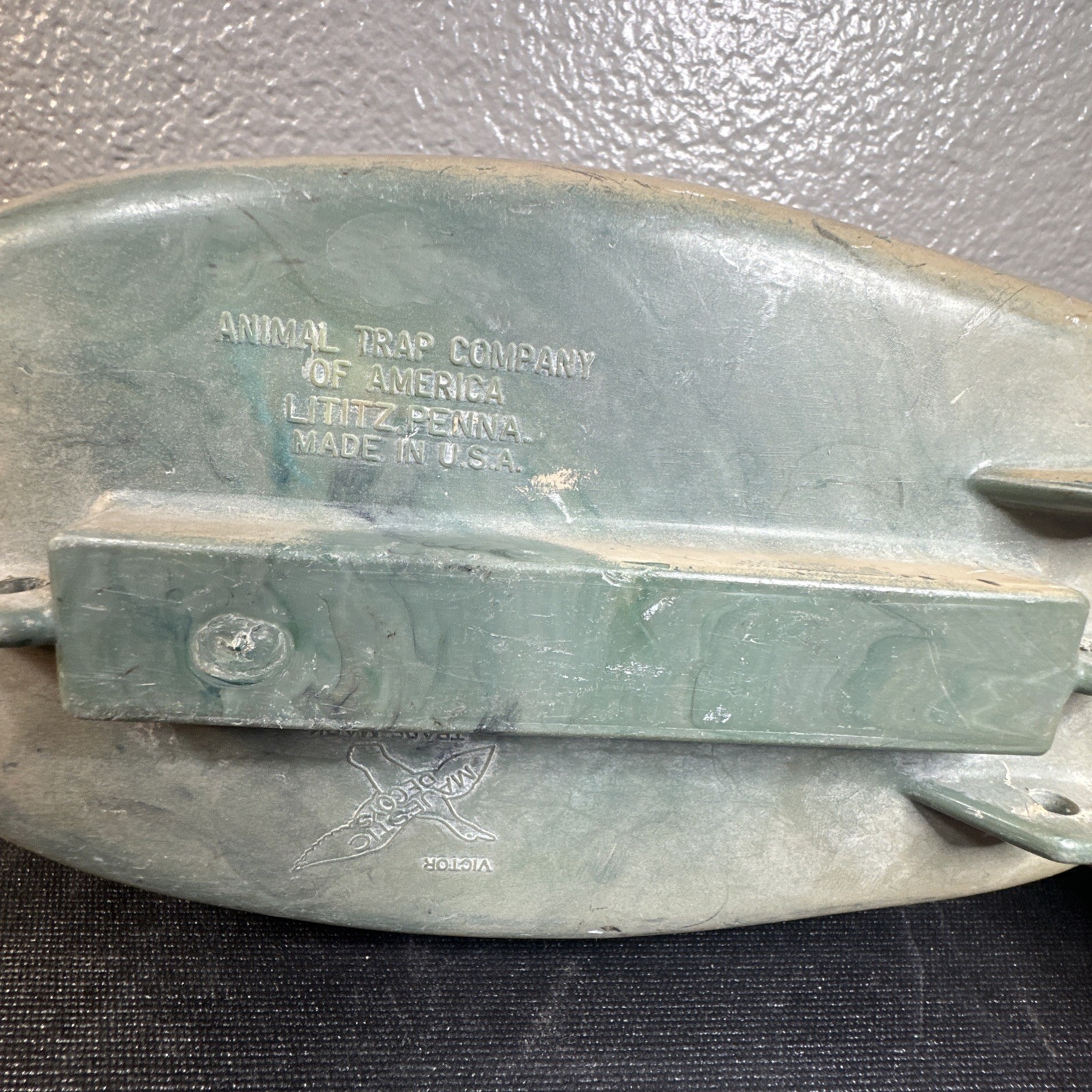 Vintage Duck Decoy American Trap Co USA Majestic Decoys Victor Plastic Decoy