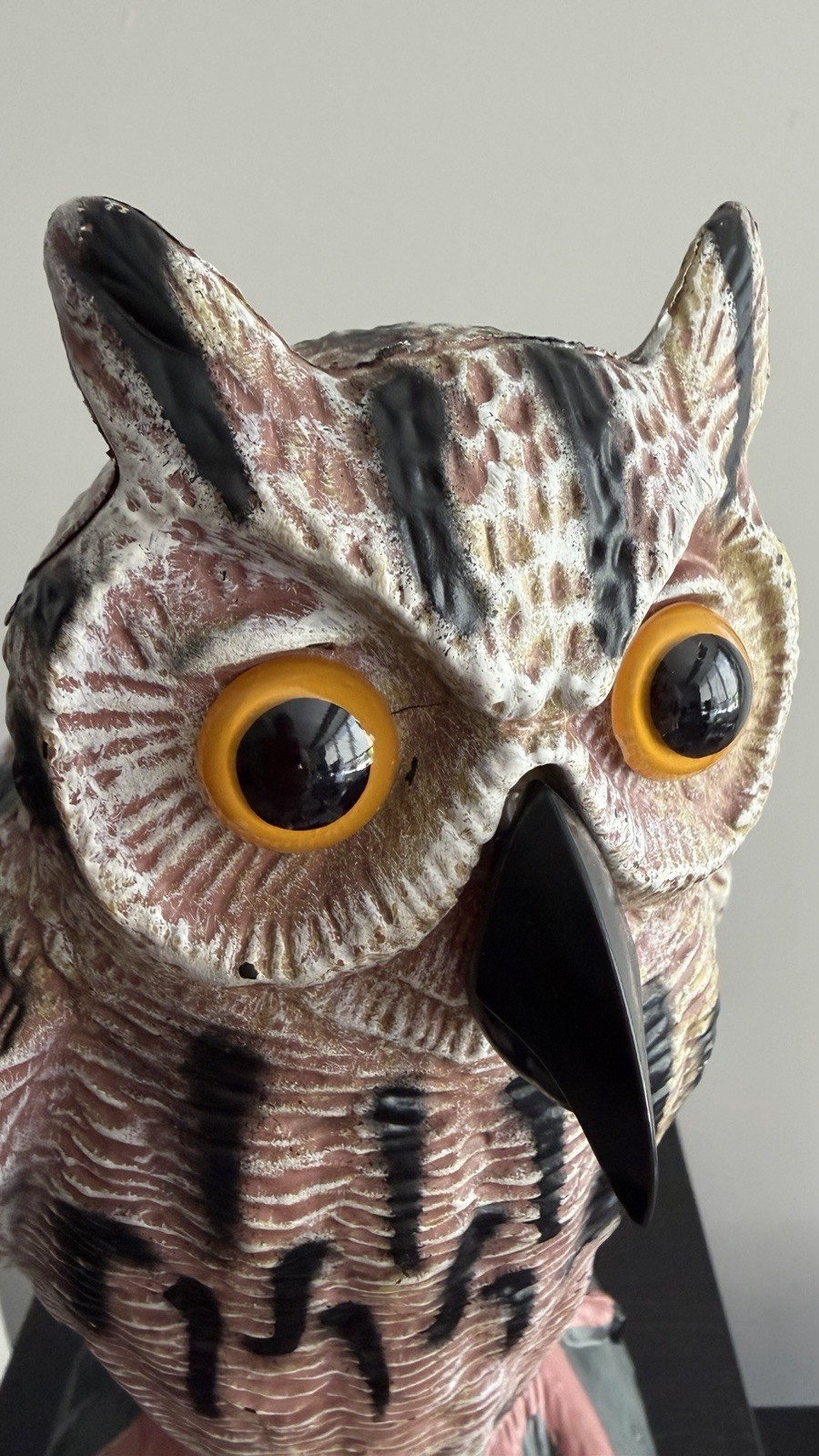 Garden Barn 10” Plastic Owl Decoy Preowned F18