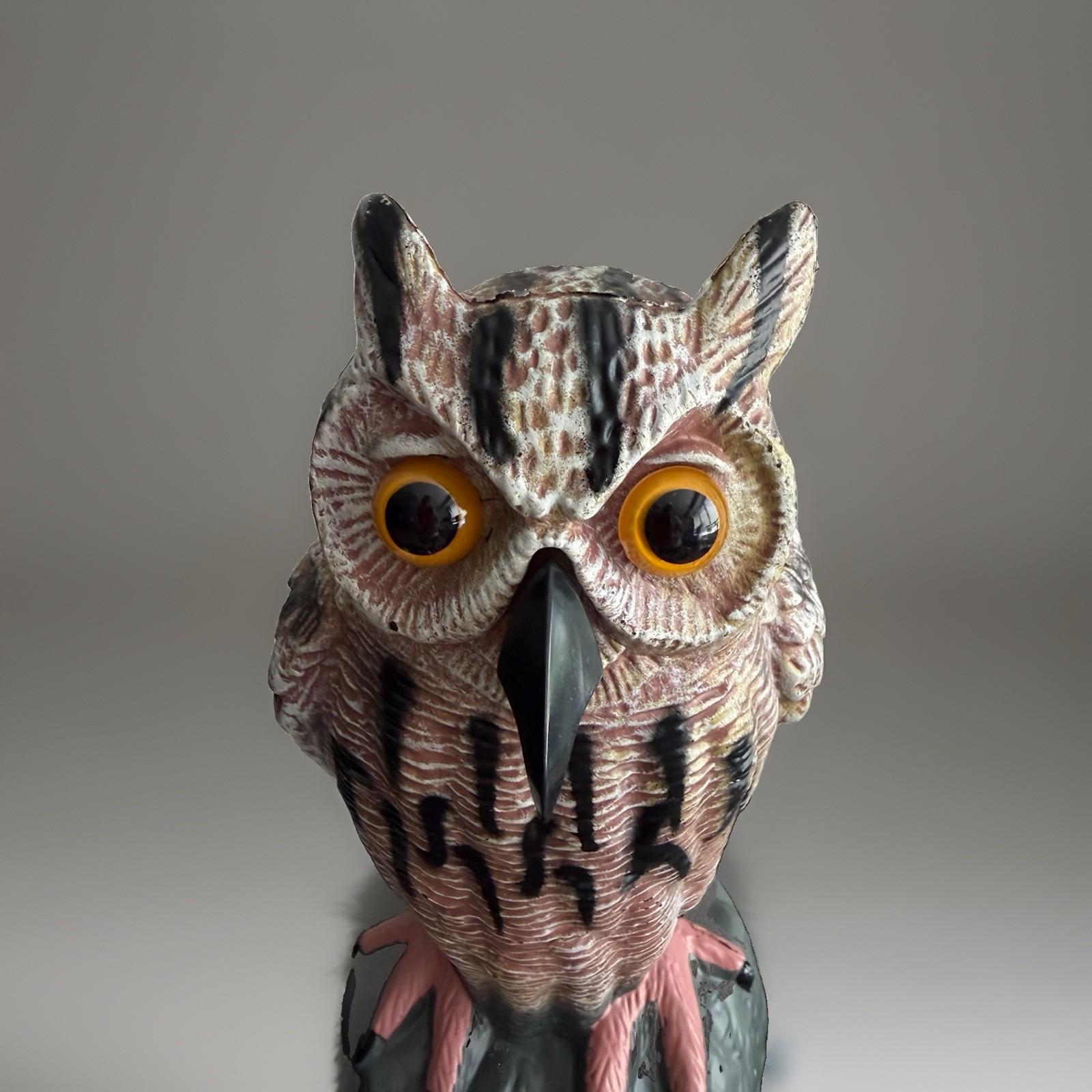 Garden Barn 10” Plastic Owl Decoy Preowned F18
