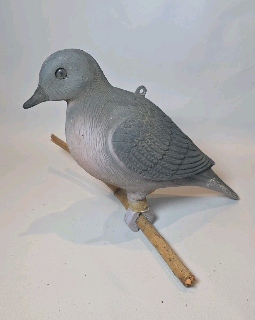 QTY 6 Vintage Plastic Hunting Pigeon Bird Decoy Clip-On Flambeau Made USA LOT