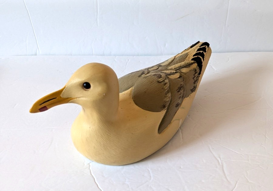 VTG. Solid wood, handmade Wild Fowler Seagull Confidence Decoy 1983/14″ L, 5″ T
