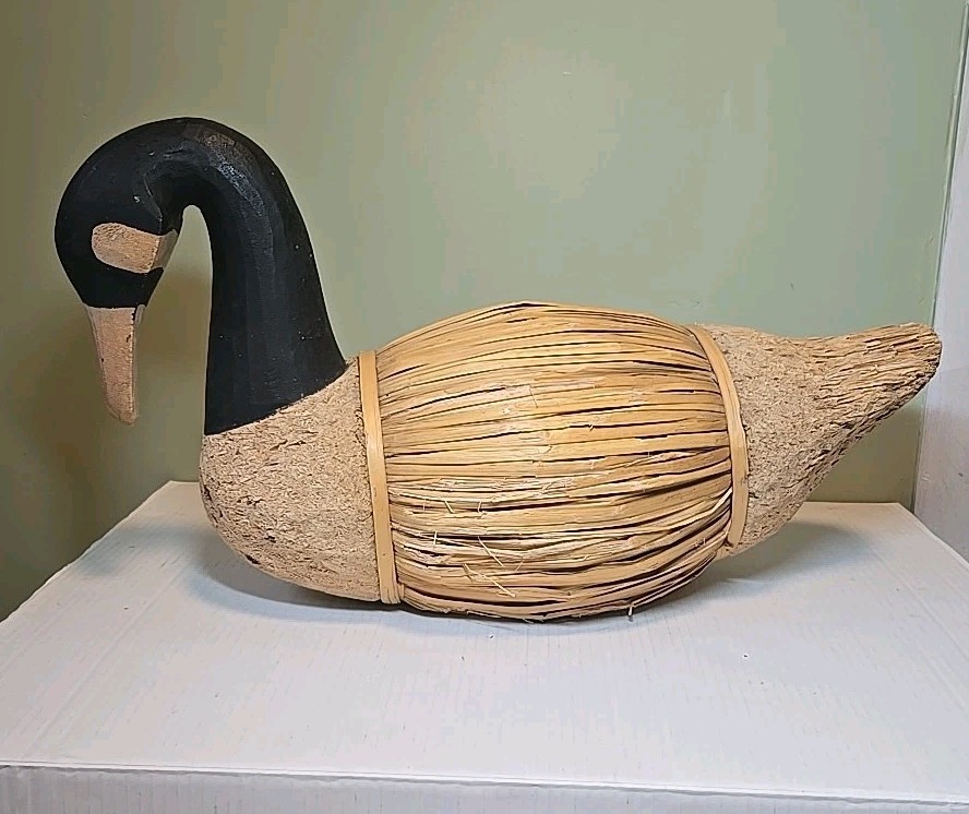 3 Vintage Canadian Geese ~Straw Corn Husk Reed Wood~Folk Art 8″- 23″ Decoys