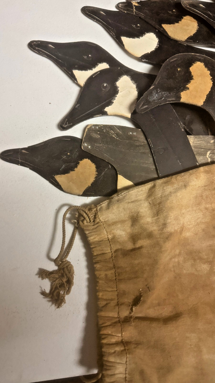 12 Vintage Johnson’s Folding Goose Decoys w/Metal Stakes Original Bag Complete