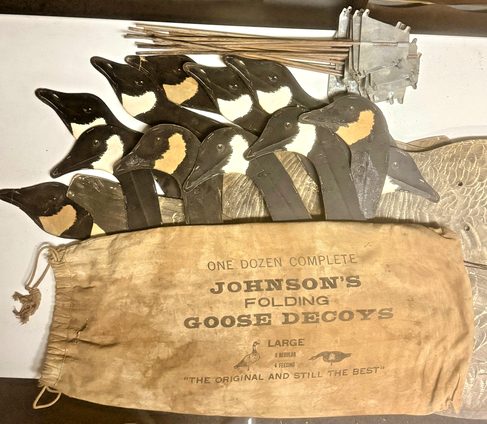 12 Vintage Johnson’s Folding Goose Decoys w/Metal Stakes Original Bag Complete