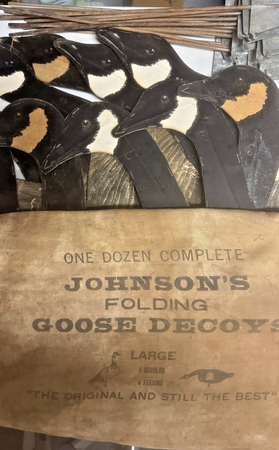 12 Vintage Johnson’s Folding Goose Decoys w/Metal Stakes Original Bag Complete