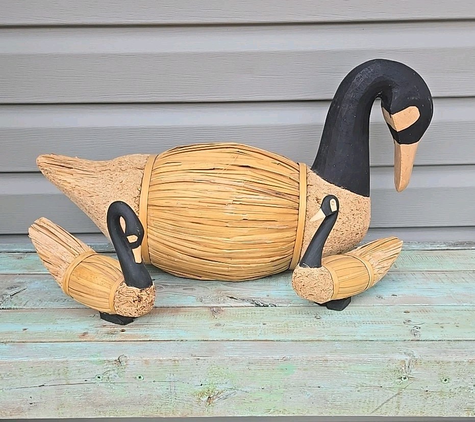 3 Vintage Canadian Geese ~Straw Corn Husk Reed Wood~Folk Art 8″- 23″ Decoys