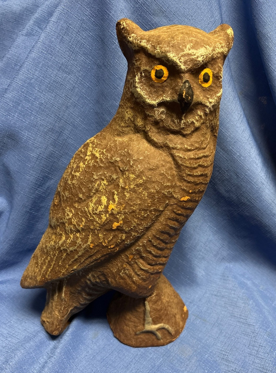 VINTAGE PAPER MACHE CARRY-LITE OWL DECOY 13″ TALL – ORIGINAL PAINT