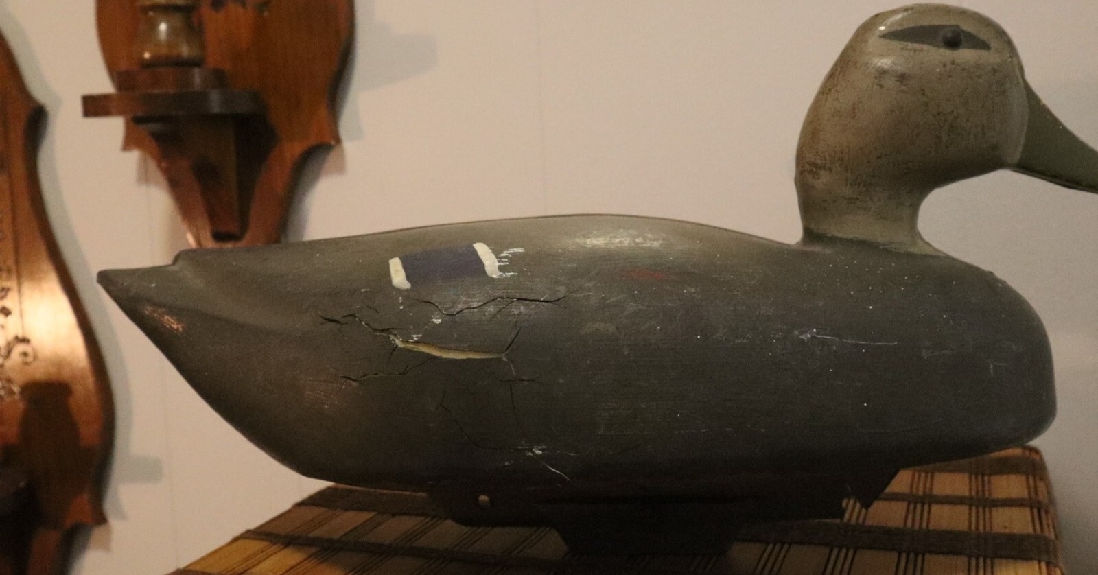 VINTAGE DUCK DECOY, SIGNED D Primdahl 1975, HANDPAINTED HAND CARVED PATINA