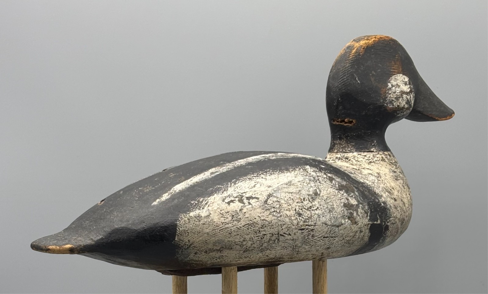 **EARLY** GOLDENEYE DRAKE ANTIQUE WOODEN DUCK DECOY W/SERIFIED “E” & ERLY PNT