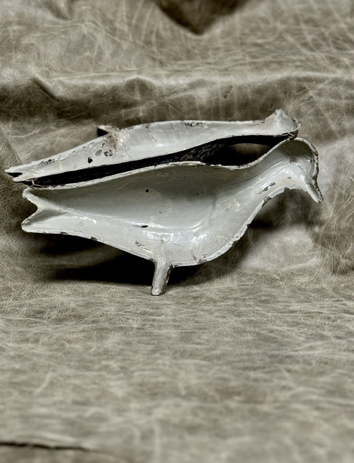 ANTIQUE STRATER & SOHIER (ATTRIBUTED) BLACK-BELLIED PLOVER TIN SHOREBIRD DECOY