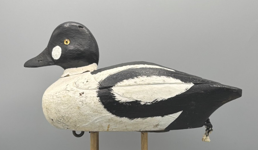 **VERDUN, QUEBEC**GOLDENEYE DRAKE VINTAGE DUCK DECOY *GLASS EYES**RAISED WINGS**