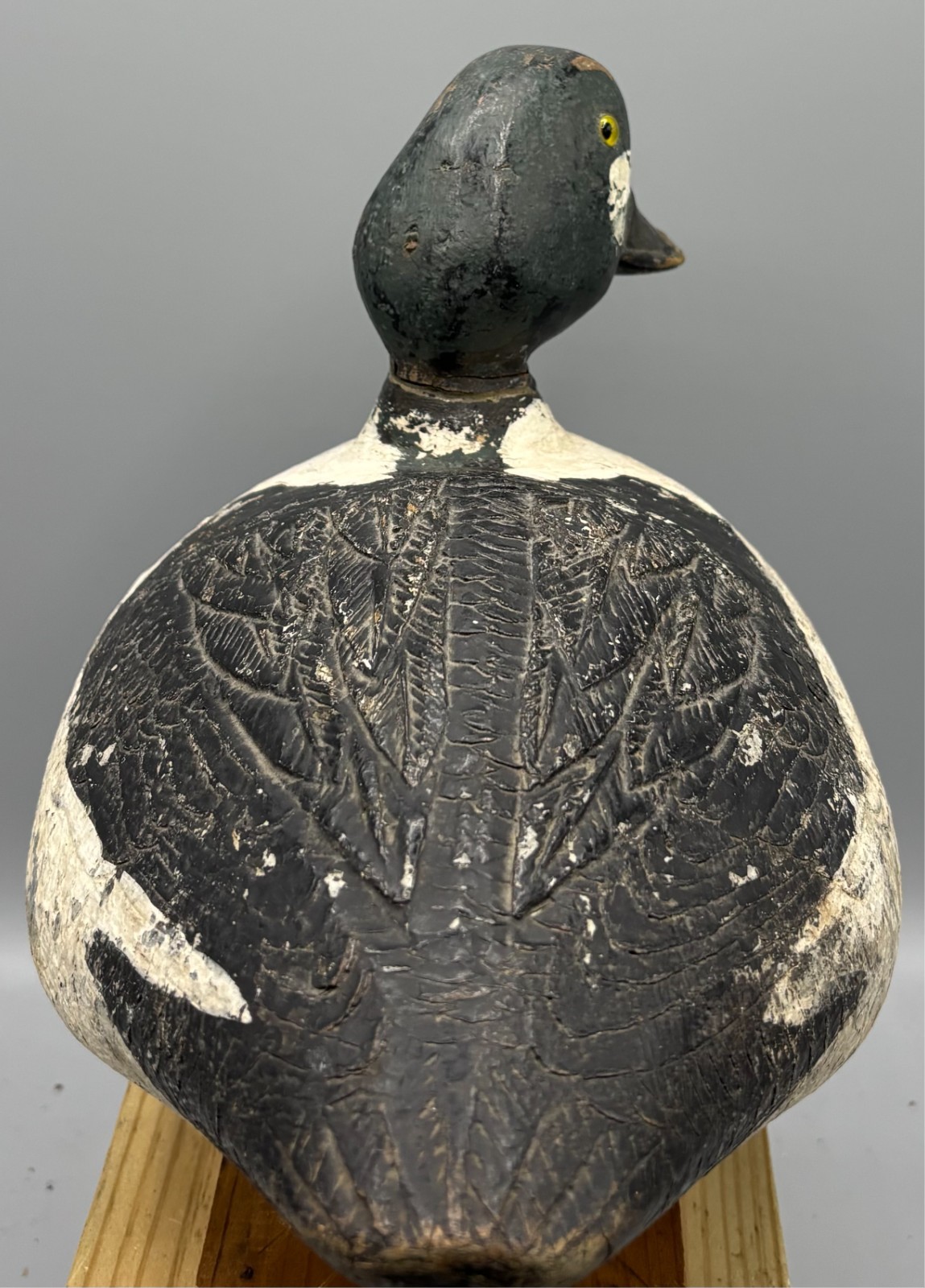 ANTIQUE DUCK DECOY CA 1930-1940s QUEBEC GOLDENEYE DRAKE *SCALE CRVNG SIDES/TAIL*