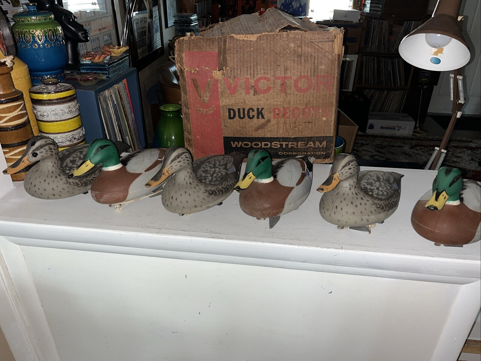 Vintage Victor Woodstream Co. Lot Of 6 Plastic Duck Decoys With Original Box
